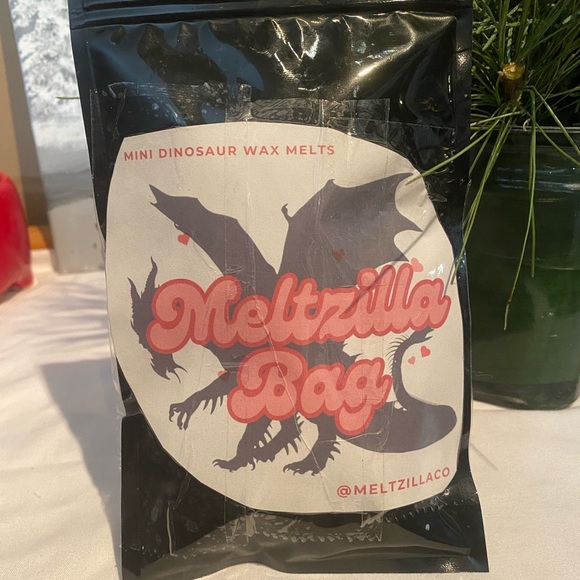 Blueberry Muffin Meltzilla Bag Soy Wax Melts - Picture 4 of 9